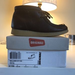 Boys Clark Wallabees